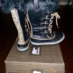 Sorel Joan of Arctic Safari Collection